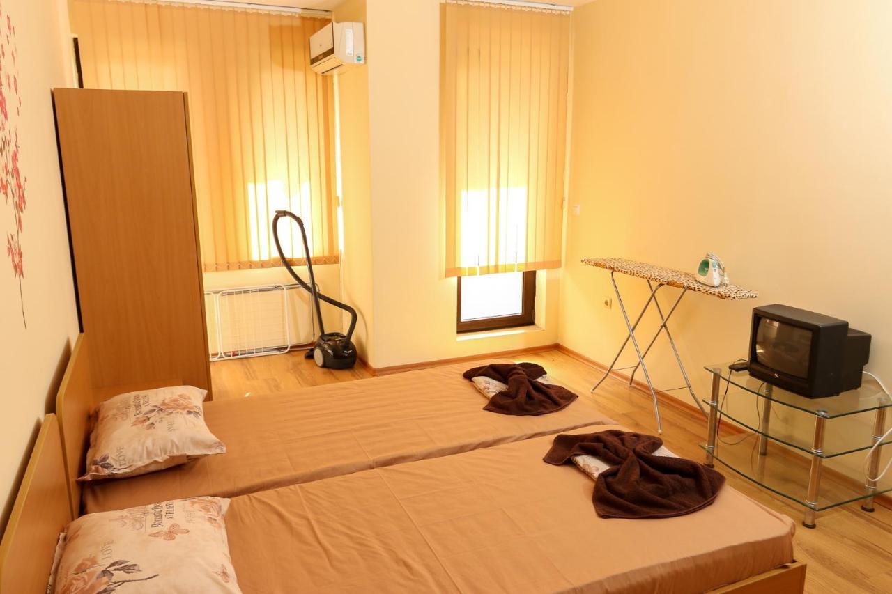 Complex Dreams Bmt Apartment *