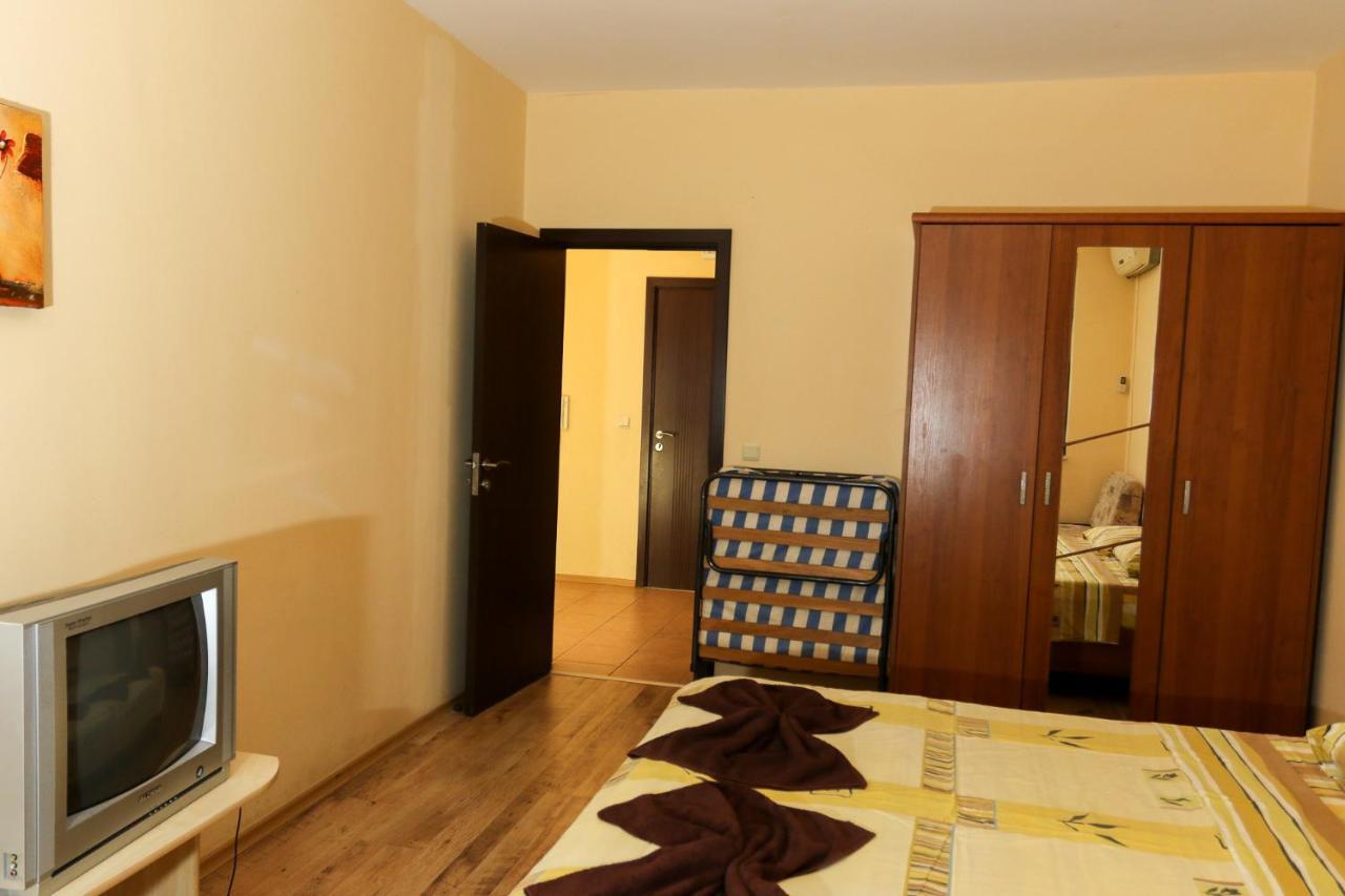 Complex Dreams Bmt Apartment *