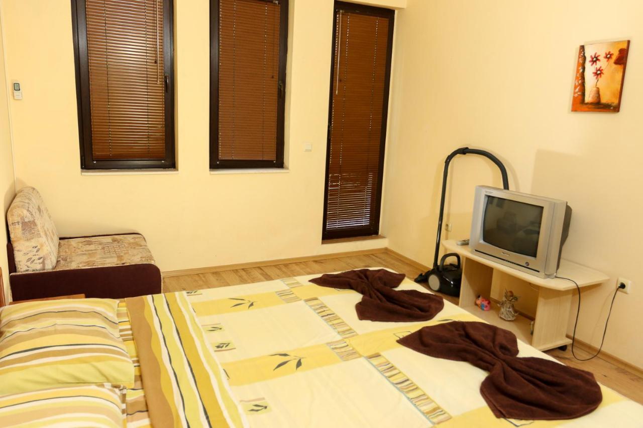 Complex Dreams Bmt Apartment *