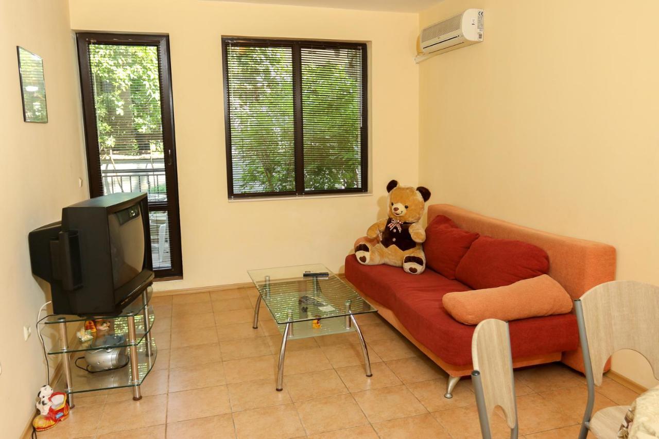 Apartment Complex Dreams Bmt