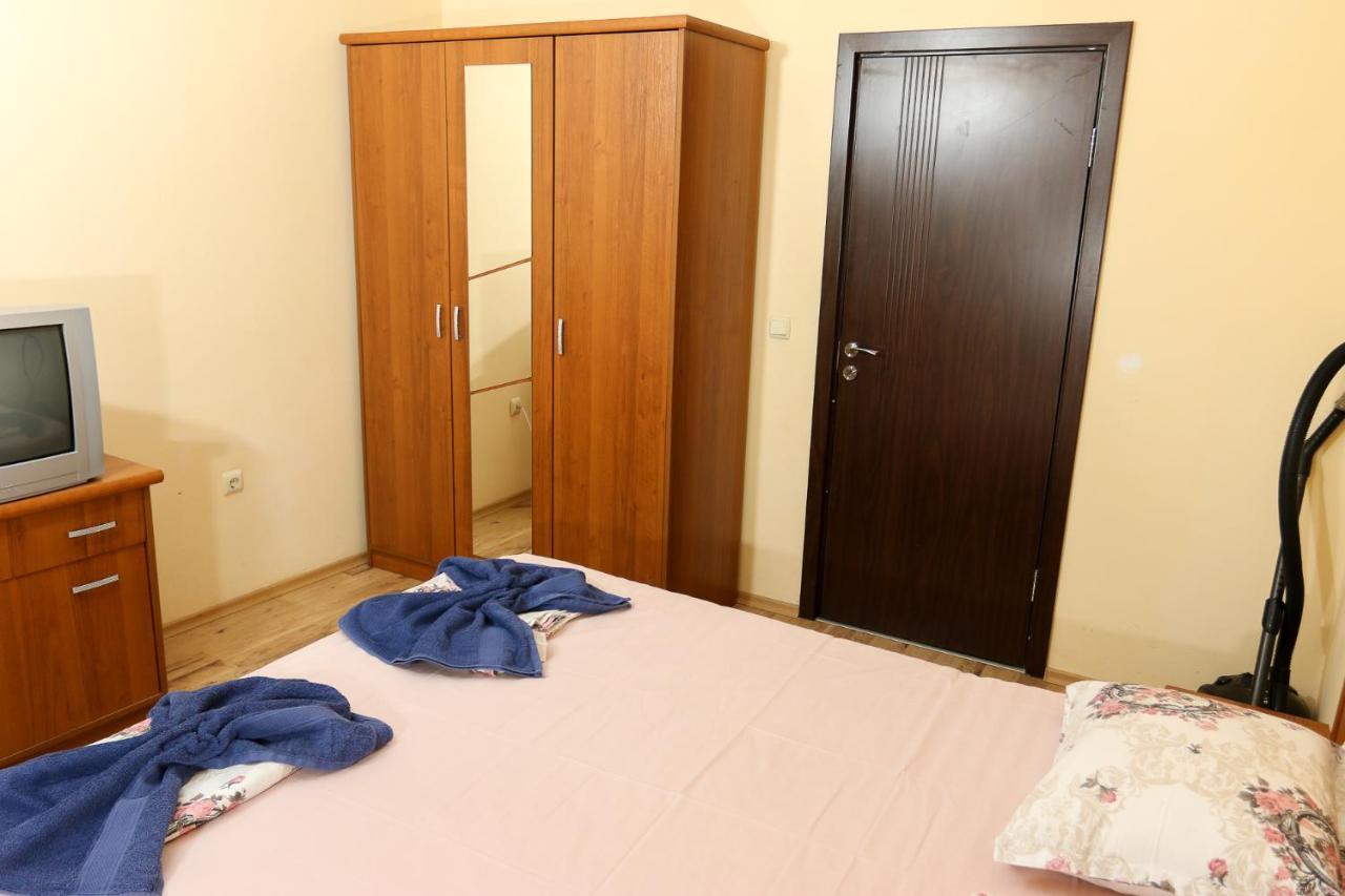 Complex Dreams Bmt Apartment *